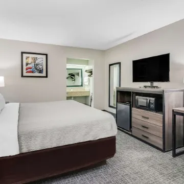 Quality Inn - White House