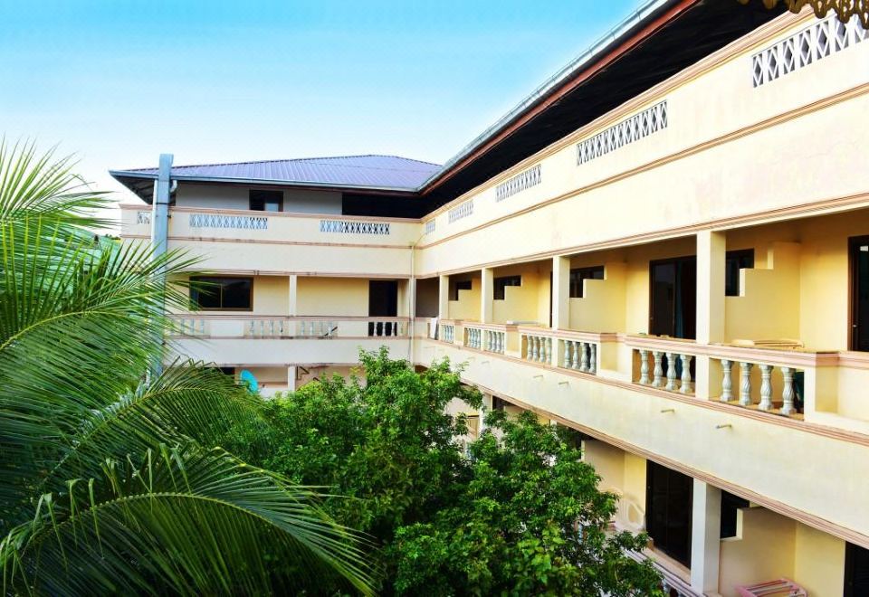 Coconut  Grove Hotel Samui - Hostel Hotel Overview