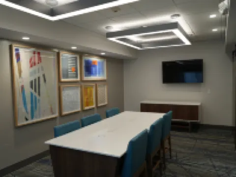 傑克遜 - 弗洛伍德智選假日套房酒店 弗洛伍德酒店