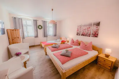 Pension "Zur Kurfürstin" Hotels in Wolkenstein