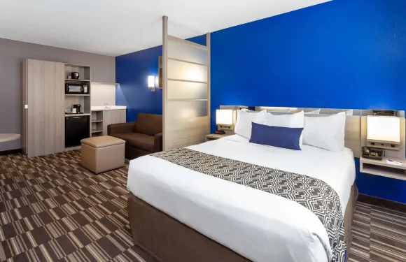 貝瑟爾/丹伯裏温德姆麥客達套房酒店