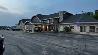 Days Inn & Suites by Wyndham Kaukauna WI Hôtels à : Little Chute