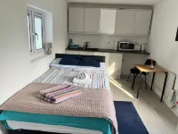 Ldn Studio-Free Parking-15 Min to Elizabeth Line Hotels near Dagenham & Redbridge Football Club Arena