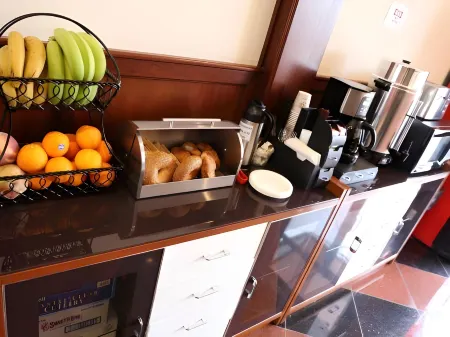 Phoenix Hotel Brooklyn Sunset Park Отели рядом с достопримечательностью «Бруклинский ботанический сад»