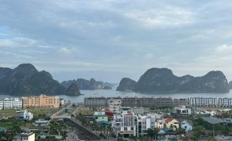 Apartment in Cam Pha city with amazing ocean view
