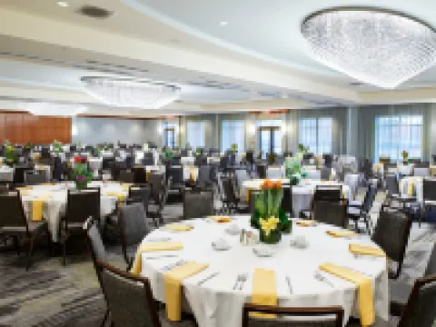 Courtyard Hamilton Hotels in Hamilton