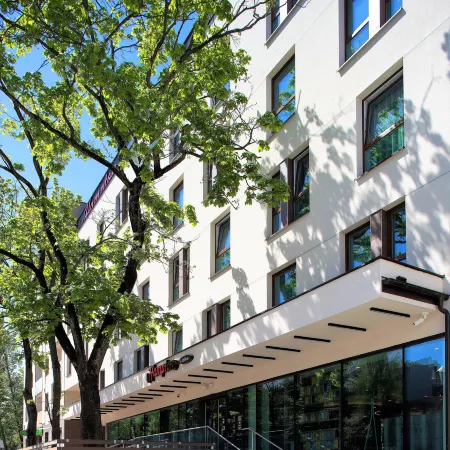 Hampton by Hilton Bialystok Отели рядом с достопримечательностью «Железнодорожный вокзал Белостока»
