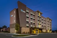 Tru by Hilton Hershey Chocolate Avenue Hotels near Five Below