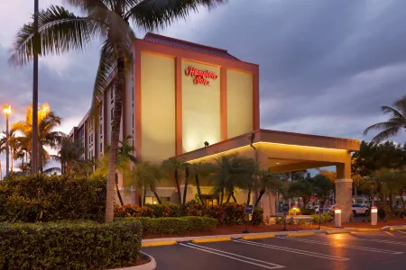 Hampton Inn Miami-Airport West Отели рядом с достопримечательностью «Трамп Нешнел Дорал Майами»