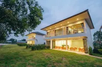 Lake House Naka Cave Hotels near Phu Langka