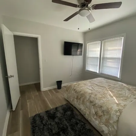 Coastal Comfort! Charming 3 bedroom, near beach and downtown Pensacola