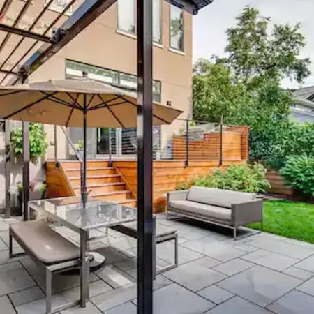 Luxurious, custom built single family home near Wrigley