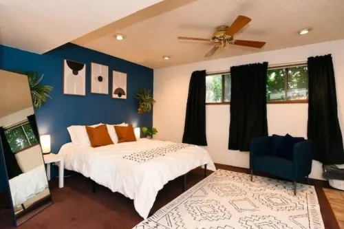 Hidden Gem Studio in Shoreline Hotels in Shoreline