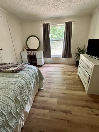 Lake Michigan getaway close to beaches and boat launches