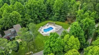Welcome to “The Retreat on the Hill” – Your Peaceful Lakeside Getaway
