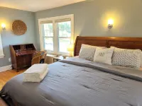 Vacation Starts Now! Pet friendly, beach fun 5 min away!