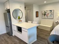 Newly remodeled, heart of Seagrove Beach, 100 yards to beach!