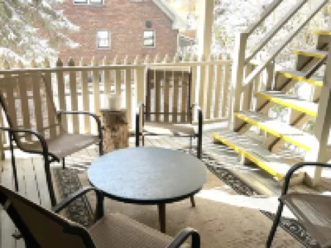 American House 1854- Pocket City Penthouse, 2 Bedrooms, Full Kitchen & Dining Hotels in Mendon