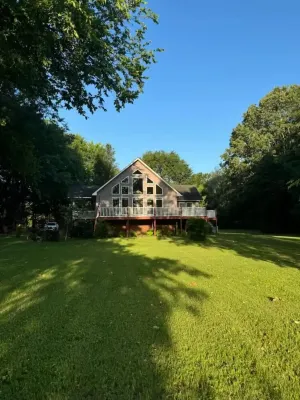 Relax & enjoy the river view, 5 min to Huntsville