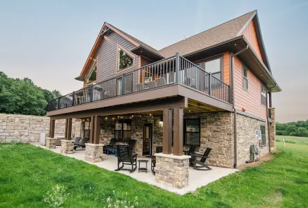 Innsbruck Ski&Tee - Designer's Dream, Theater & Arcade & Shuffleboard & Hot Tub