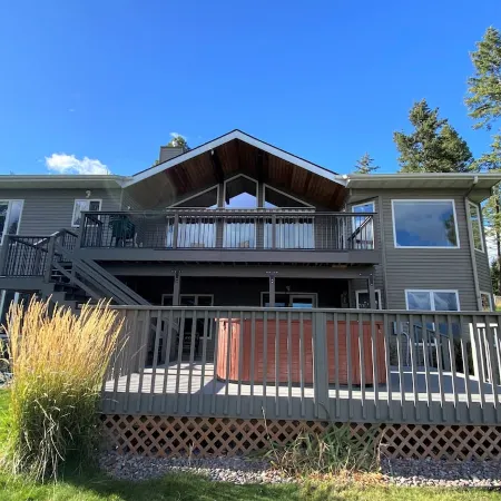 Captivating Flathead Lake Views 6 bd 3.5 bath
