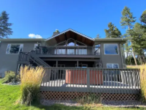 Captivating Flathead Lake Views 6 bd 3.5 bath