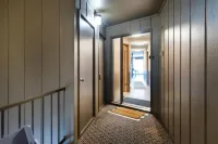 Mid-Century Escape | Mt Hood Resort | Views + Pets
