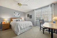 Excellent Roswell Location! Quiet Basement Apartment in Private Setting!