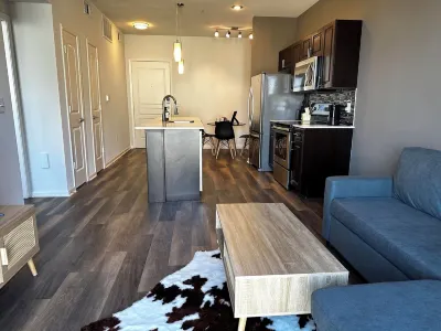 Stylish stay at the Domain Microelectronics Research Center Department of Electrical and Computer Engineering周辺のホテル