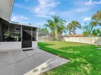 Jamaican Relaxation 3 bedrooms heated pool and unique game room Hotels in Apollo Beach