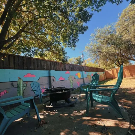 Spacious 6-bedroom house in marvelous Lubbock with AC, WiFi, fitness room