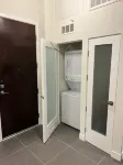 Modern, Spacious 1 Bedroom Loft in DTLA - FREE Parking