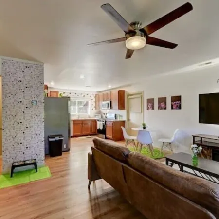 Dunes Homestead - Near Dunes + Lake + Dog Friendly