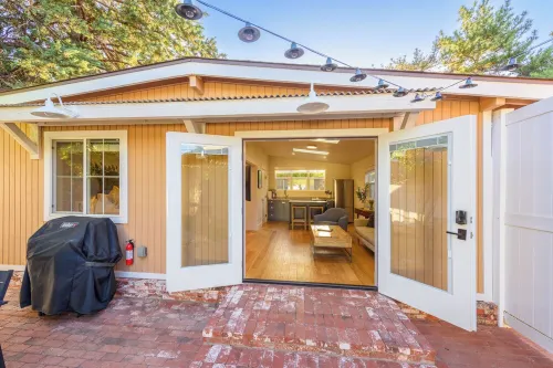 NEW Gem Uptown - Hot Tub, Walk to Food + Trails
