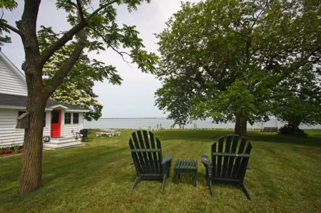 Artists, writers & creative minds  IMAGINE YOUR GETAWAY AT SIMPLICITY COTTAGE