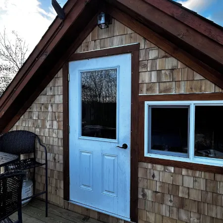 Cabin Style Studio Apt with Private Hot Tub on 100 Acres Kayaks, Canoes & Sup