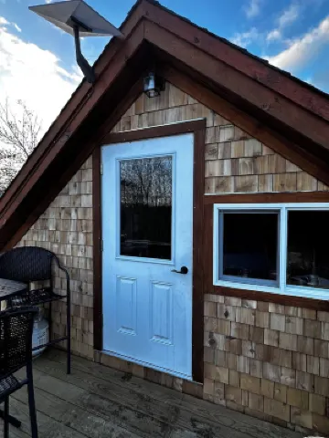 Cabin Style Studio Apt with Private Hot Tub on 100 Acres Kayaks, Canoes & Sup