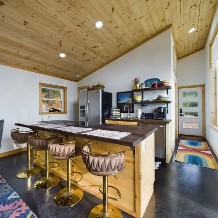 Beautiful modern cabin on top of the mountain with stunning sunset views.