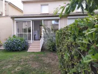 7-person house with direct beach access (100 m walk)