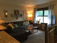 Cozy home in peaceful Boalsburg - Minutes from Beaver Stadium!