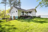 Private Beachfront on Silver Lake: Amazing Views, Pontoon Boat, Kayaks