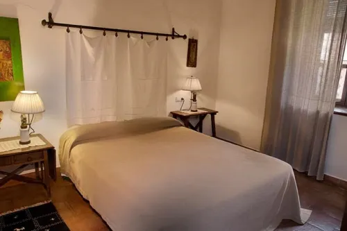 Charming rural house with swimming pool 3 km from the city of Granada. parking