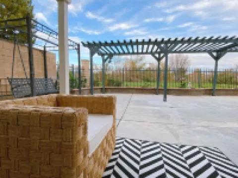 Golf course house with 2 master bedrooms 方塔納酒店