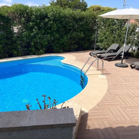 Modern Beach Style Villa, Close To Beach, Restos & Shops, Big Pool, Renovated.