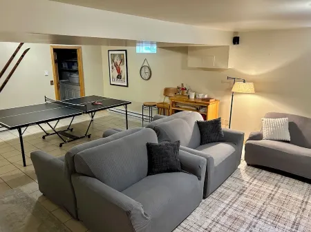 Spacious Crystal Mountain Resort Cabin w/ Game Rm! Minutes to Ski/Golf/Spa/Pool!