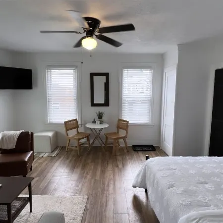 Downtown Sandusky Apartment!