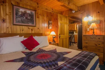 Secluded,-Private,Free WIFI,Pool Table,Hot Tub, Jacuzzi, 400 Game Arcade