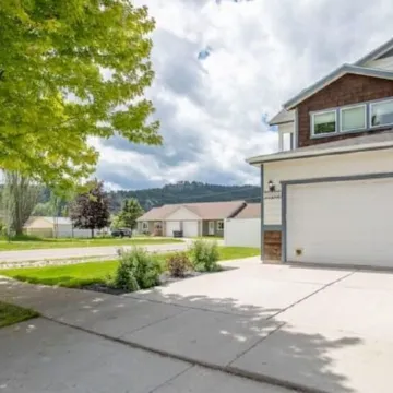 Lone Pine Retreat - 3BR 3BA - With Hot Tub