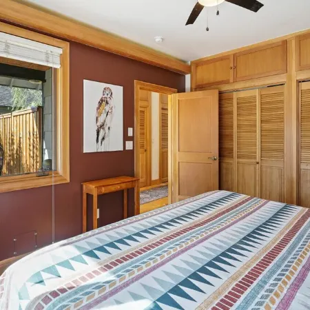 Downtown Craftsman with King Bed and Private Yard - Walk Everywhere