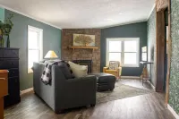 Family friendly bungalow with big yard and deck, close to town Hotels in Sanilac County